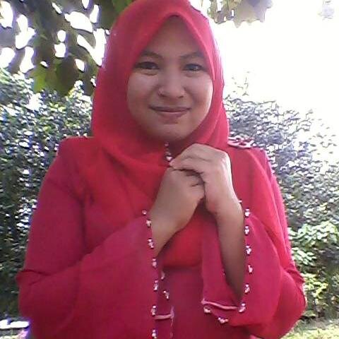 tika masalah datang..allah x mnta kta pk jalan keluar hingga penat tp allah hnya mnta kta SABAR dan SOLAT..:)