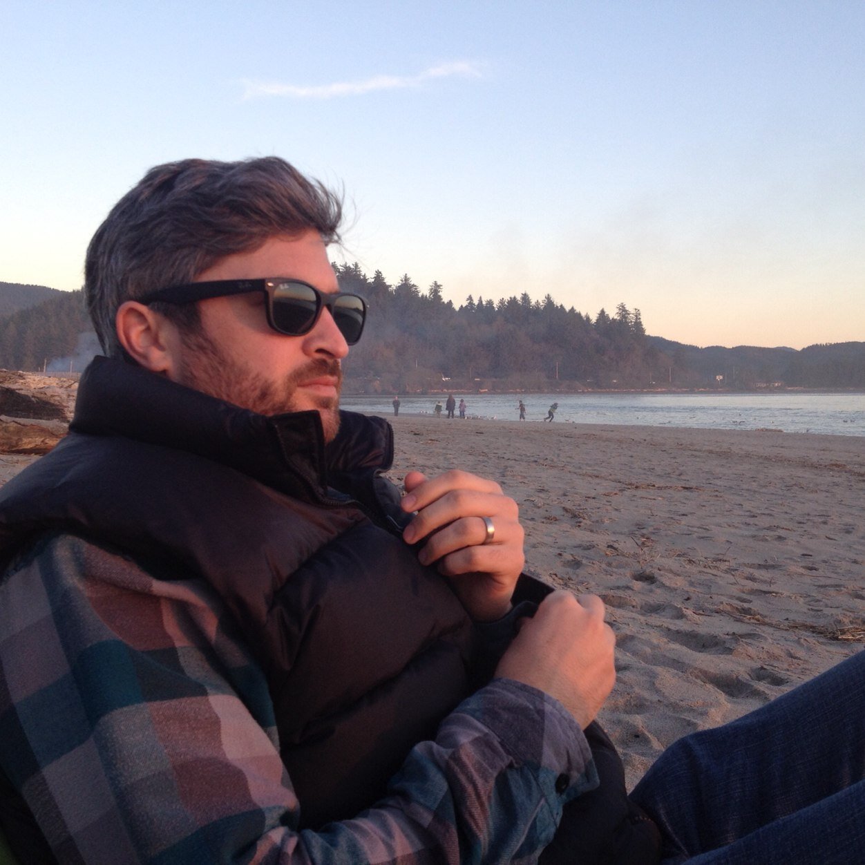 Portland, OR commercial real estate broker but enjoy connecting people to make fun and intersting things happen