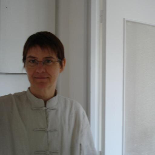 ElianeTrebeh's profile picture. Enseignante, alimentation, yoga, régime Kousmine, régime Seignalet, Paris,