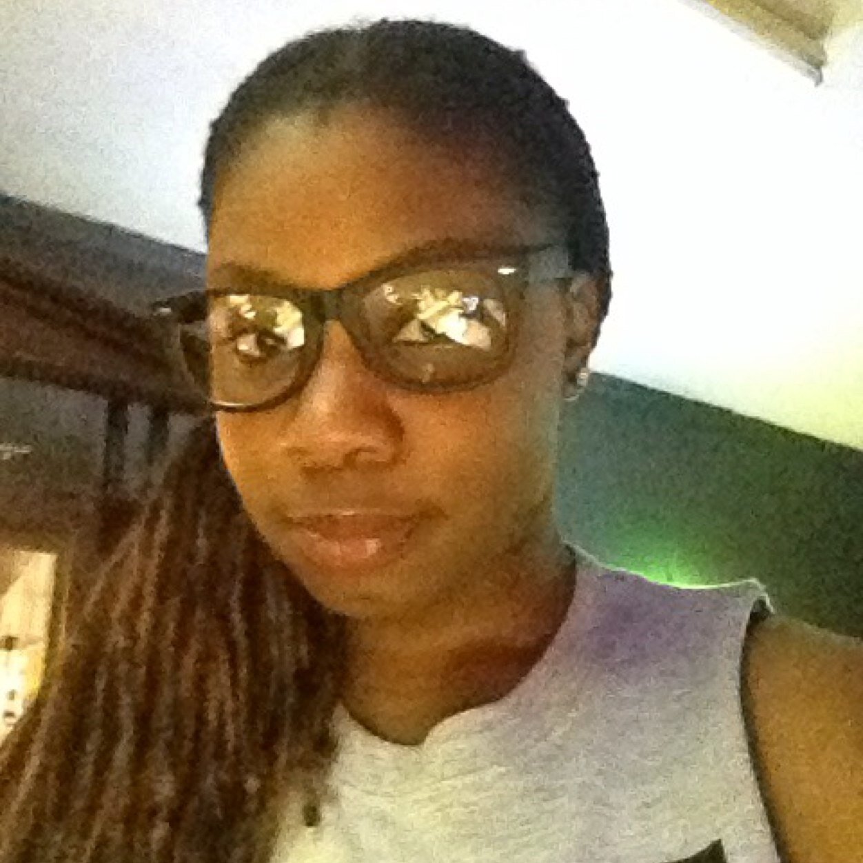 Down to earth Independent Southern Chic.Loves to travel,thinks outside the box, & lives by the YOLO Rule!