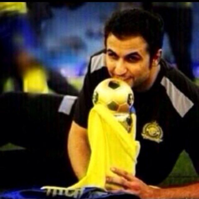 احب نادي نصر السعودي وريال مدريد الاسباني KeeK:http://t.co/vhyMMnFpHf    http://t.co/RDNl8CNmps
