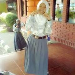 follow me...
follow back? mention ajjah.... :)
