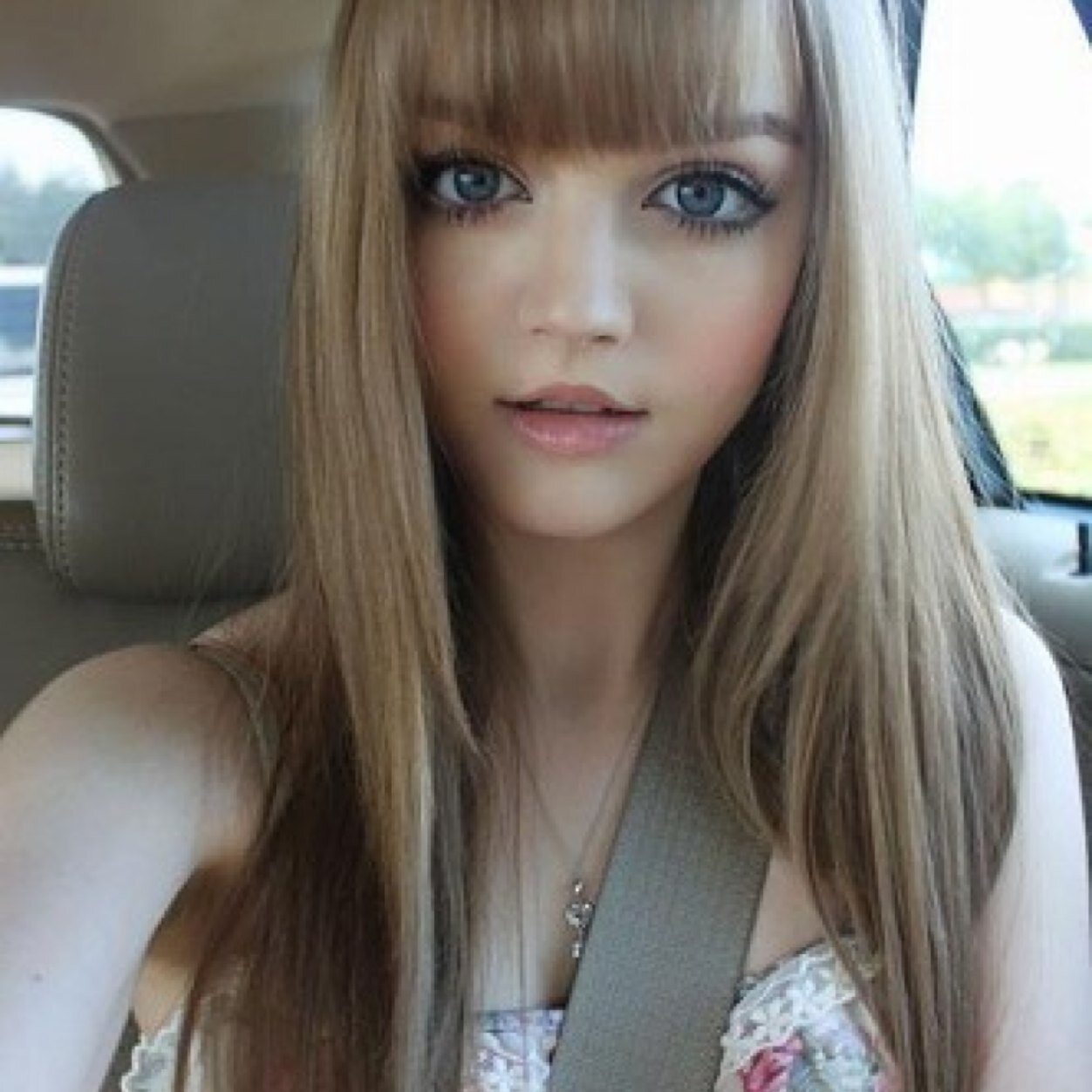 hellow:) follow me !! I love disney♥♥