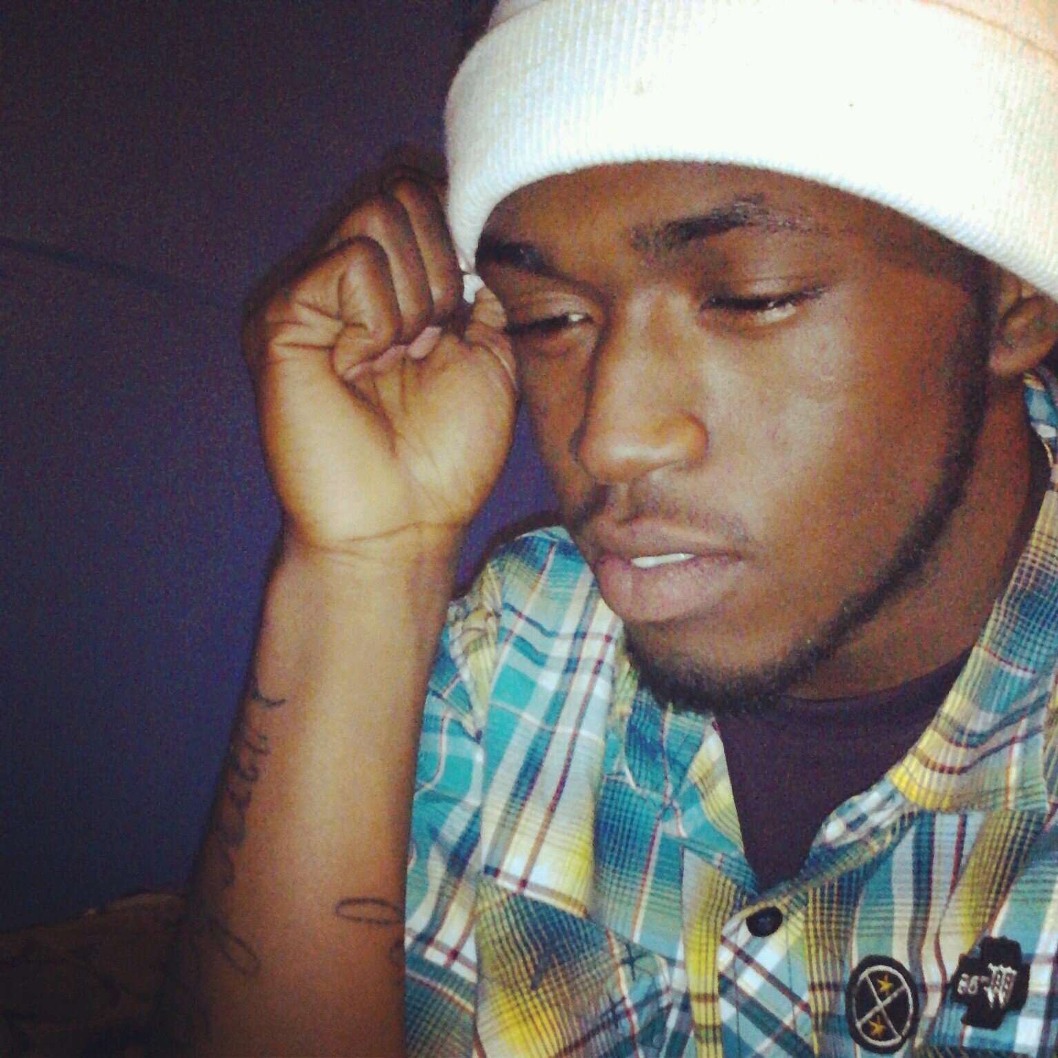 I Can only Try ..  shit i aint Perfect , Follow My ♥♥ 1o/o1/12 ♥♥ @_BossLadiieT ,