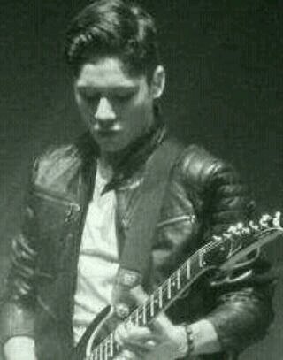 NilsxHoran_'s profile picture. pizza is my best buddy.