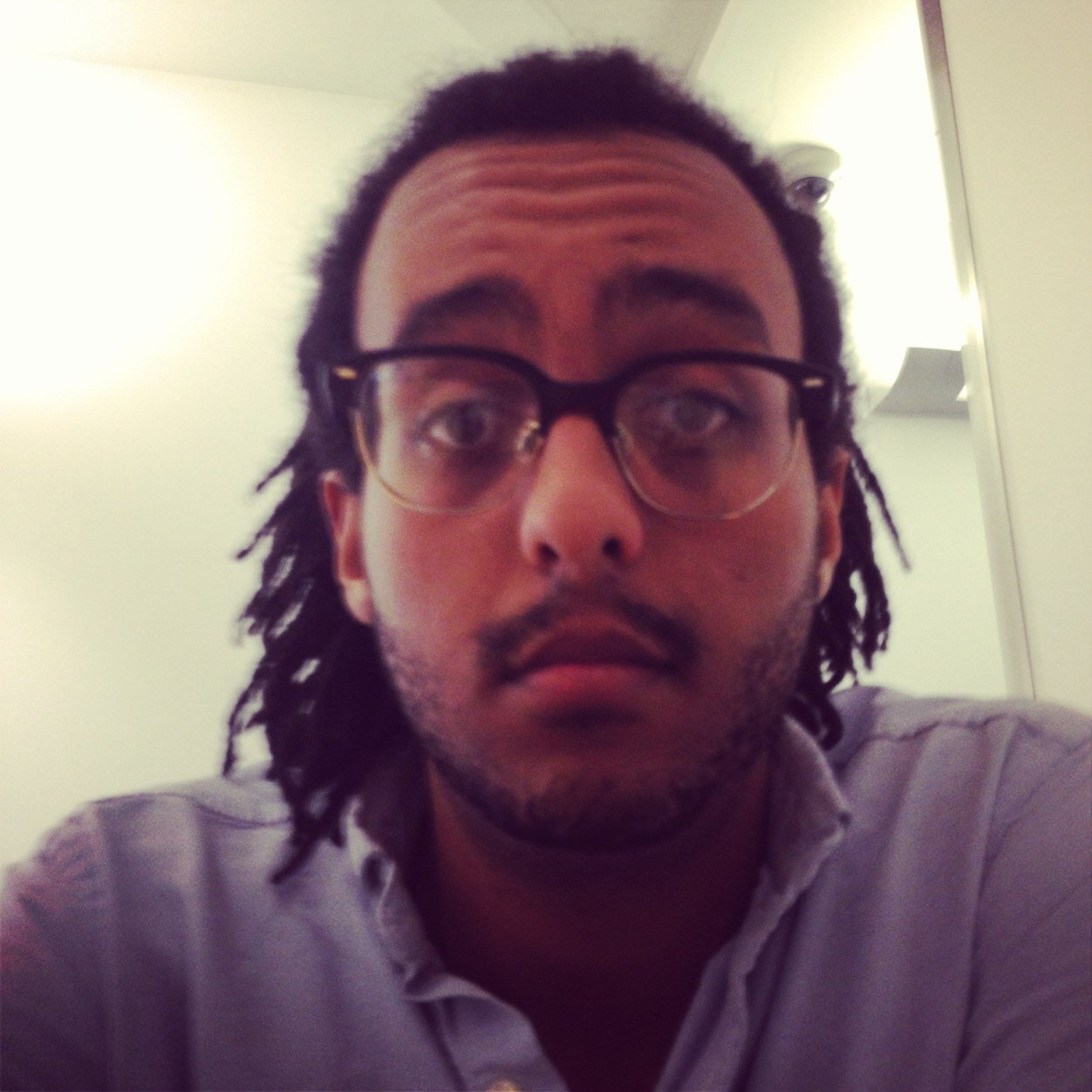 UCLA 14' | Passport and Visa Consultant | Ethiopian | Follow for helpful tech tips and messy tweets lol