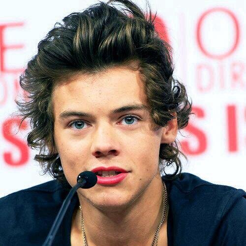 Larry is real http://t.co/9ucqfsQpE5 …