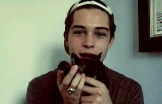 farfalle nello stomaco? dammi l'insetticida.{no love.}