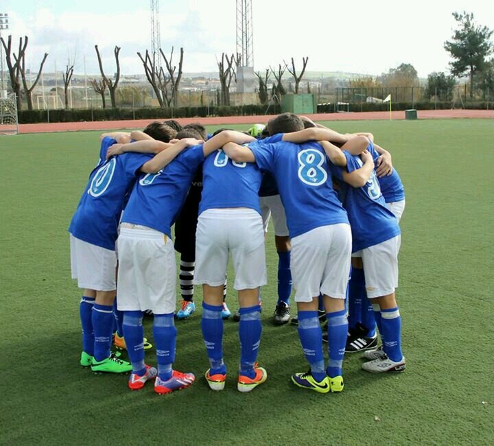 EN EL CAMPO DE FUTBOL