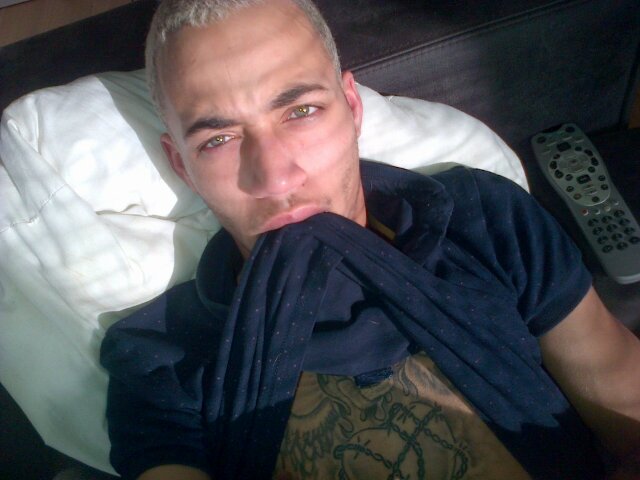 TrawTunechi's profile picture. Student | close your eyes than you can see your own future