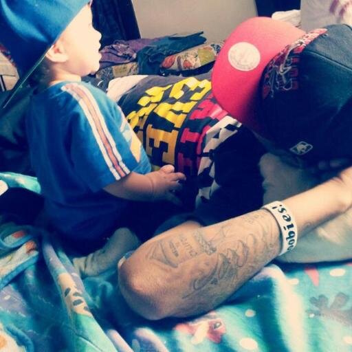 22 | #Taurus | #TeamTatted | #TeamFollowBack | ☆Bona Fide Hustler☆ ★Certified G★| I tweet to express, not to impress.| Follow me on Instagram: itsmannyg