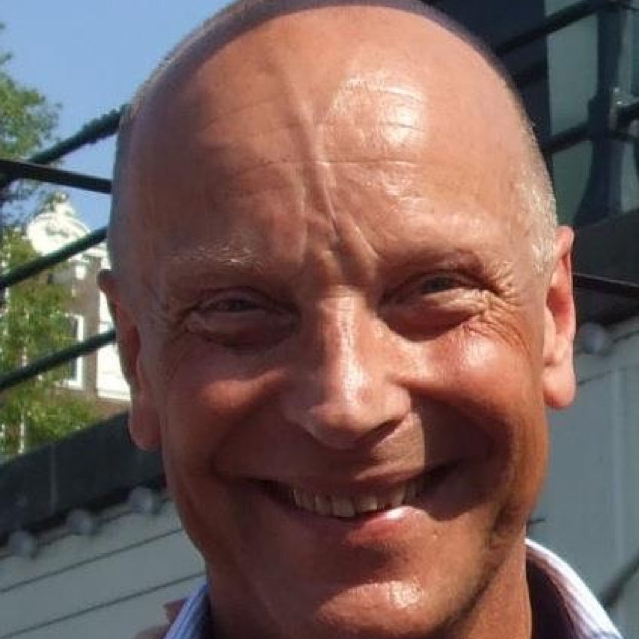 schokkebok's profile picture. Mokum/ ❤️Maren/ Communicatiebureau/ambtenaar 1.5/ roeien/ hardlopen/ gebbetjes/ Congo/ Hans Teeuwen/ Floydian