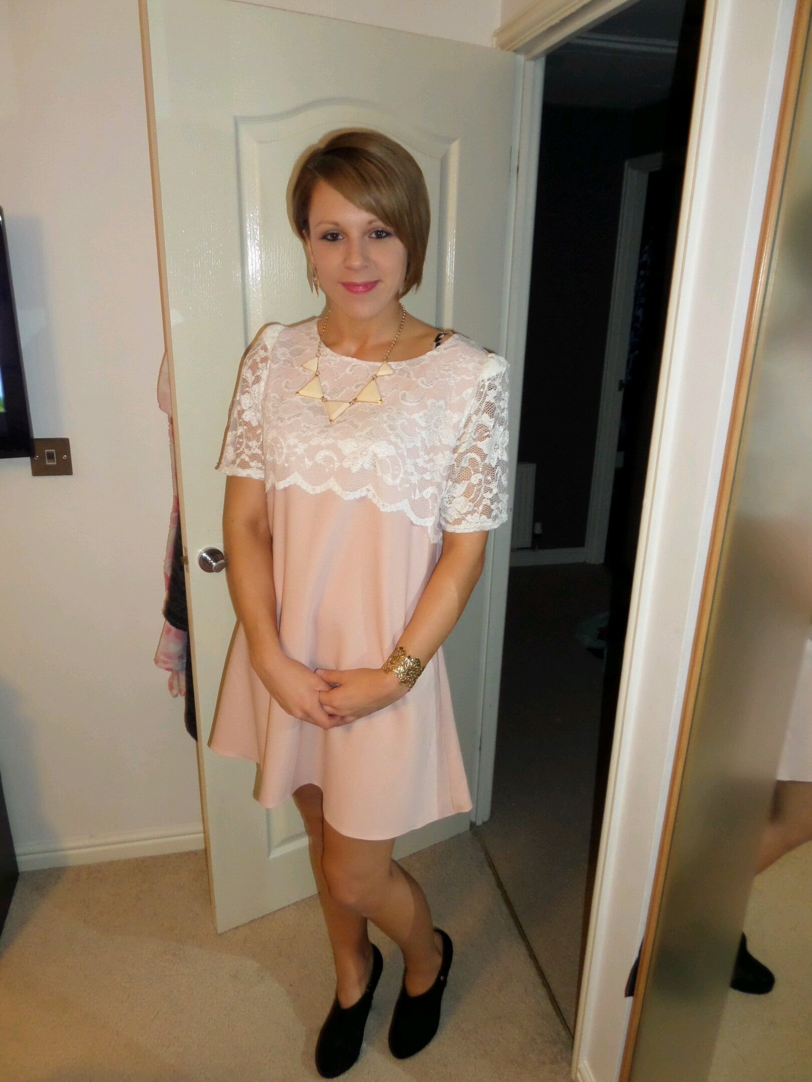 luciejayne0203's profile picture. Live well. Laugh often. Love much