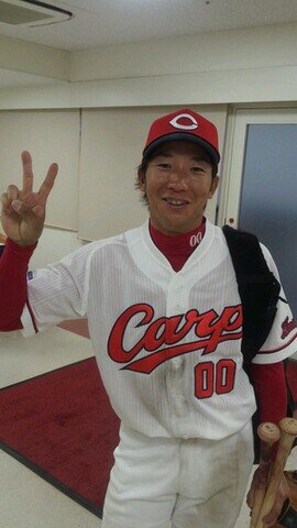 カープ大好きな東京人です(^_^)  今年こそ日本一目指して よろしくお願いします。