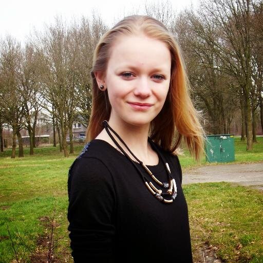Daphne, 5teen, blogger. Volg dit acount om tweets binnen te krijgen als er een nieuw artikel online staat.