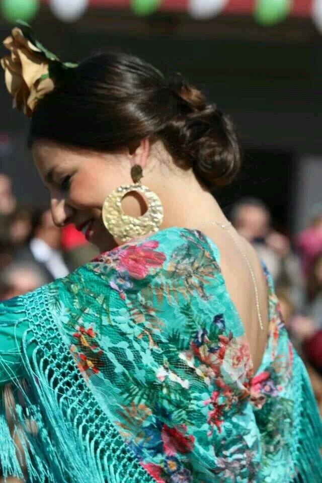 moralejja's profile picture. Sevillana, bética, me encanta reír y hacer reír a los demás, garrapatera y sobre todo de triana. Con orejas grandes para escucharte mejor. XIX