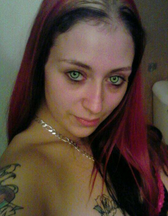 Hey ppl, everyone calls me Duckie! I love meeting new people, hate fake people!