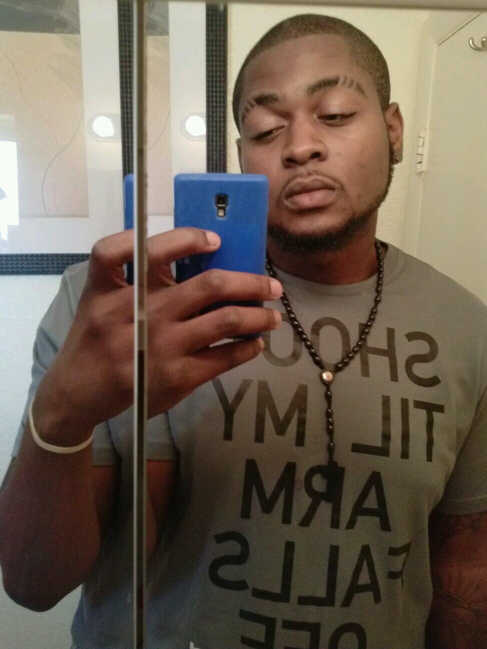LIVIN LIFE TO THE FULLEST BUT LIVIN N A SMART WAY GOD 1ST FAMILY SECOND ALLWAYS ON MY HUSTLE #teammpr #teamYOLO