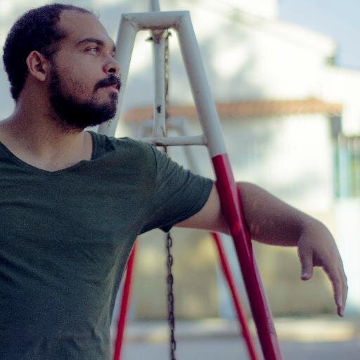 Apaixonado por baseball, fotografia e arte Estudante de SI, Minha maior motivação são os desafios.