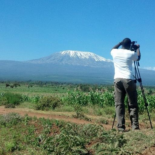 Journalist /Travel fanatic/ loves photography