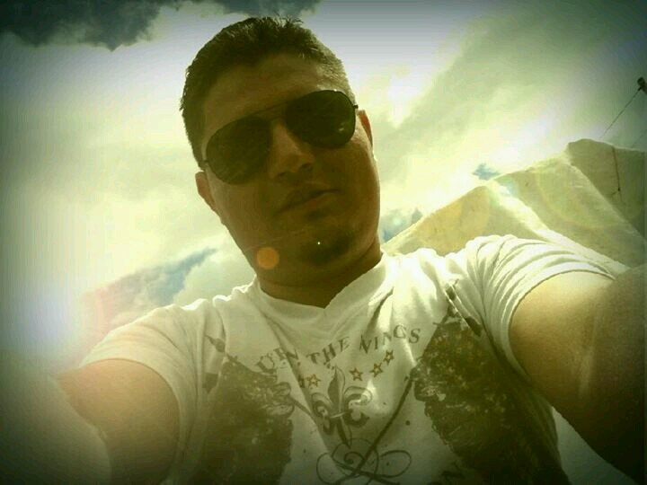 Diseñador grafico, Dj y Editor de audio y video,