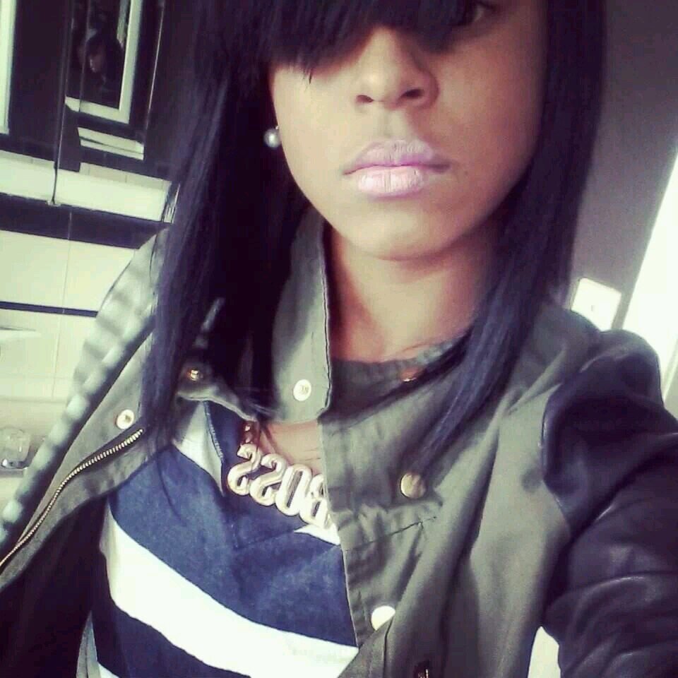 fmoig queeenT ♥  just ah young gurlaa chasing her dream :)