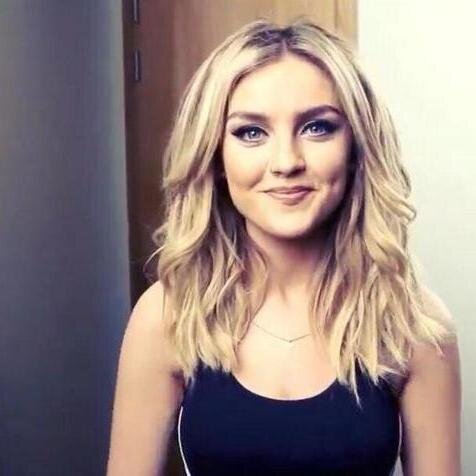 ☼ one day i broke my ankle but i didnt want to leave the dancefloor that day bcs i was waiting on a little mix song there ☼