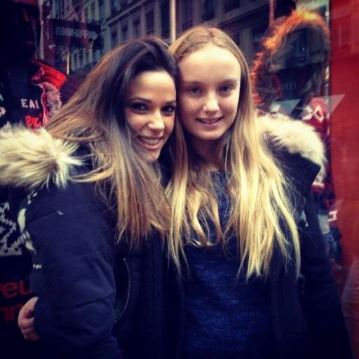 @CapucineAnav ☺
Rencontre avec ma crevette le (27.02.2013)
J'attends ton follow.
Celle qui me fais avancée croire en moi @CapucineAnav ☼