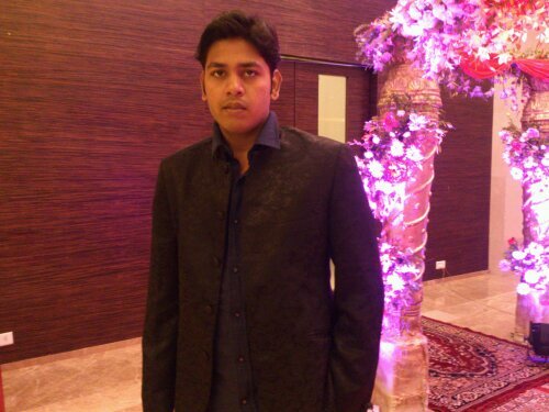 saketon9's profile picture. 