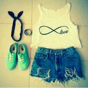 Chloe Akers ( ; - @chloe1236206 - Twitter