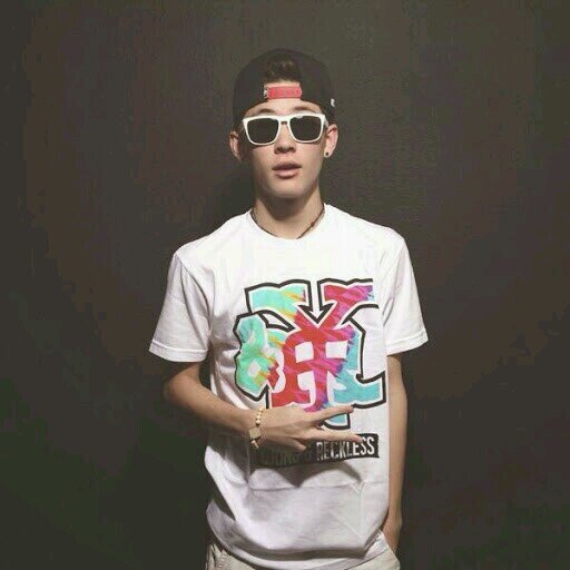 Carter Reynolds || Single || Etero