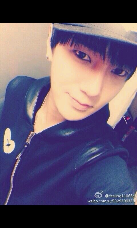 ~ ผม เยซอง(บอท) ผมสุภาพ เรียบร้อย พูดน้อย อยากรู้จักก็ฟอลมาสิคับ^ ^ # Yesung Mixblood Ufo # https://t.co/ruWOm1nO~