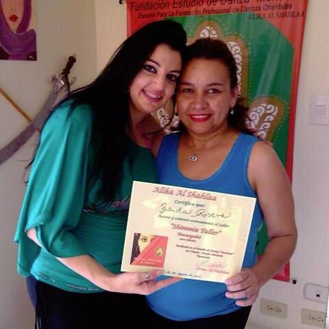 Venezolana,amante de la lectura,viajes,cine,musica,mama de Gabriela Victoria,Bellydance en proceso y Tribalera de Corazon