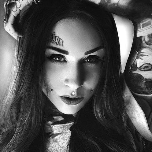 Bienvenue aux bodmodeurs et fans de modifications corporelles. #Tattoo #Piercing #BodMod