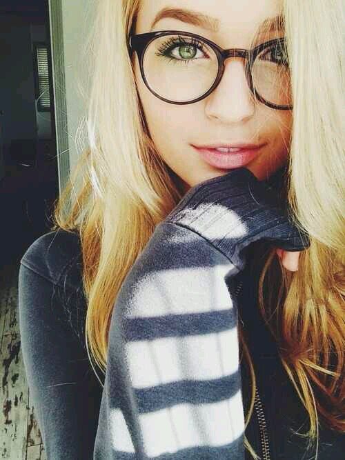 Just another teenage girl spending way too much time on the internet.