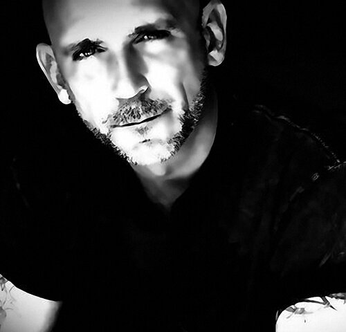 I'm an entrepreneur, and creative director, specializing in video production and web development. I'm a verteran sales & marketing professional.