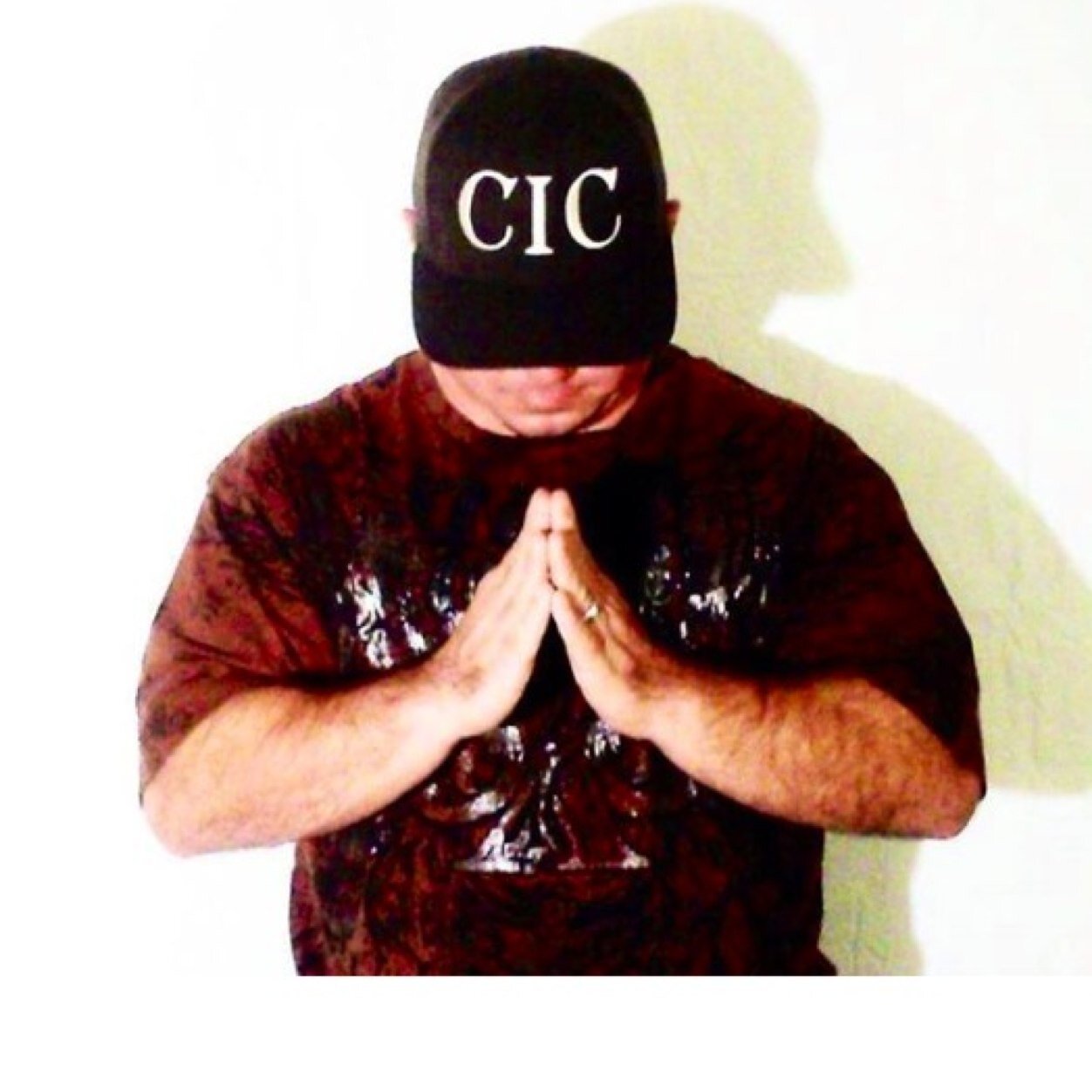 President/Artist @ Crazy Insane Company follow us @RealCIC & check me out @ http://t.co/gVq7aYafPE & http://t.co/oPSRZ4oBnP