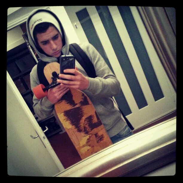 motto=never give up what you love the most !~half frans ~free hugs!~longboarding~powerkiting~landboarding ~fishing ~scubadiving~loadedrider