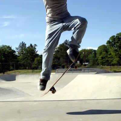 I'm a skate girl genius wondering the world on my plank.. Follow our Crew @DurbaniteSkate