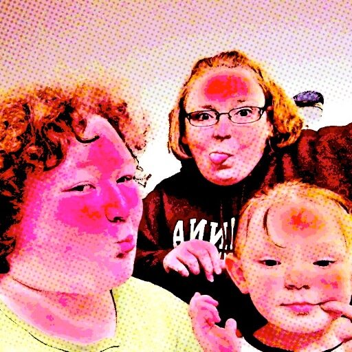Auntie to 2 fabulous kids 
Enjoys photography, art & crafting!
Animal rights activist.