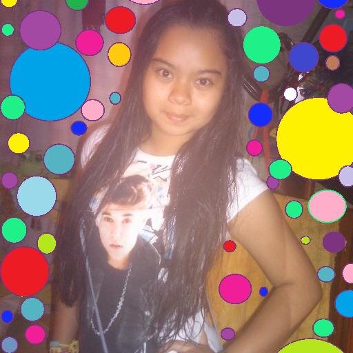 un NEVER SAY NEVER  me enseñó a perseguir mis sueños...
y un BELIEVE , a creer en ellos... 3
BELIEBER FOREVER