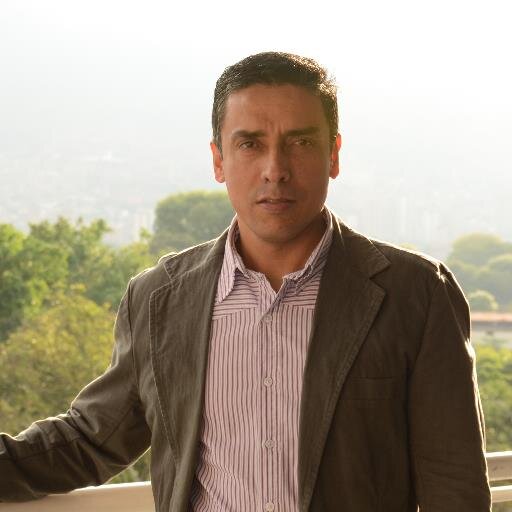 Magister en Desarrollo, Especialista en Gerencia, Publicista, Administrador de Empresas