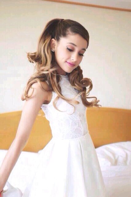 ArianaGrandeCCS's profile picture. 