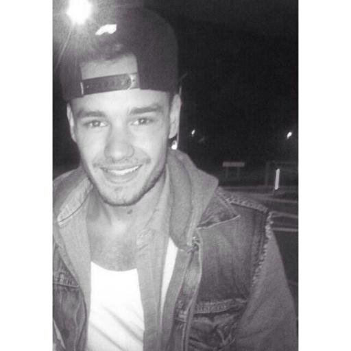 | friendly reminder that liam loves you | @pusherloveliam |