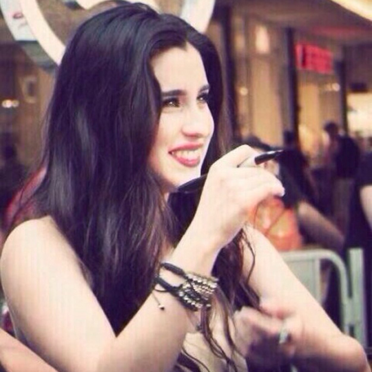 Hey i gave you a free follow :) Follow @harmoslayed in return?