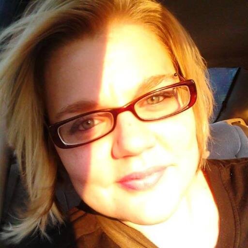 dog groomer and chaturbate performer,favorite color pink and proud mom!