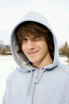 embrxcent's profile picture. bae is liza and she'll kick your ass for talking to me