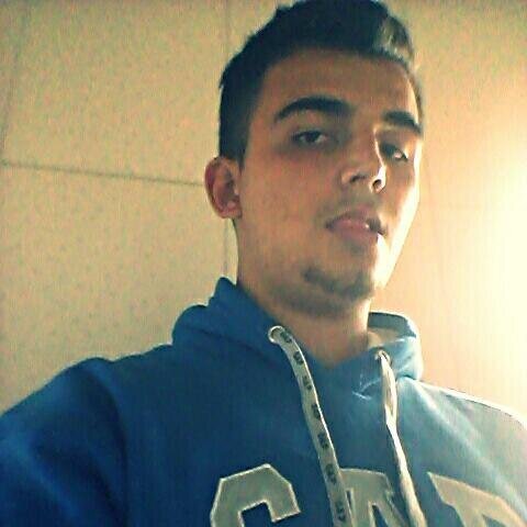 ㅤㅤ18anos, futuro historiador , Deus , familia , freestep ∞ 
ㅤㅤㅤㅤㅤhttp://t.co/vMZ9h82WWGㅤㅤ
