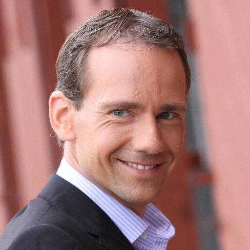 Vortragsredner, Autor, Persönlichkeitsflüsterer! Motto: Spitze sein, wenn`s drauf ankommt!