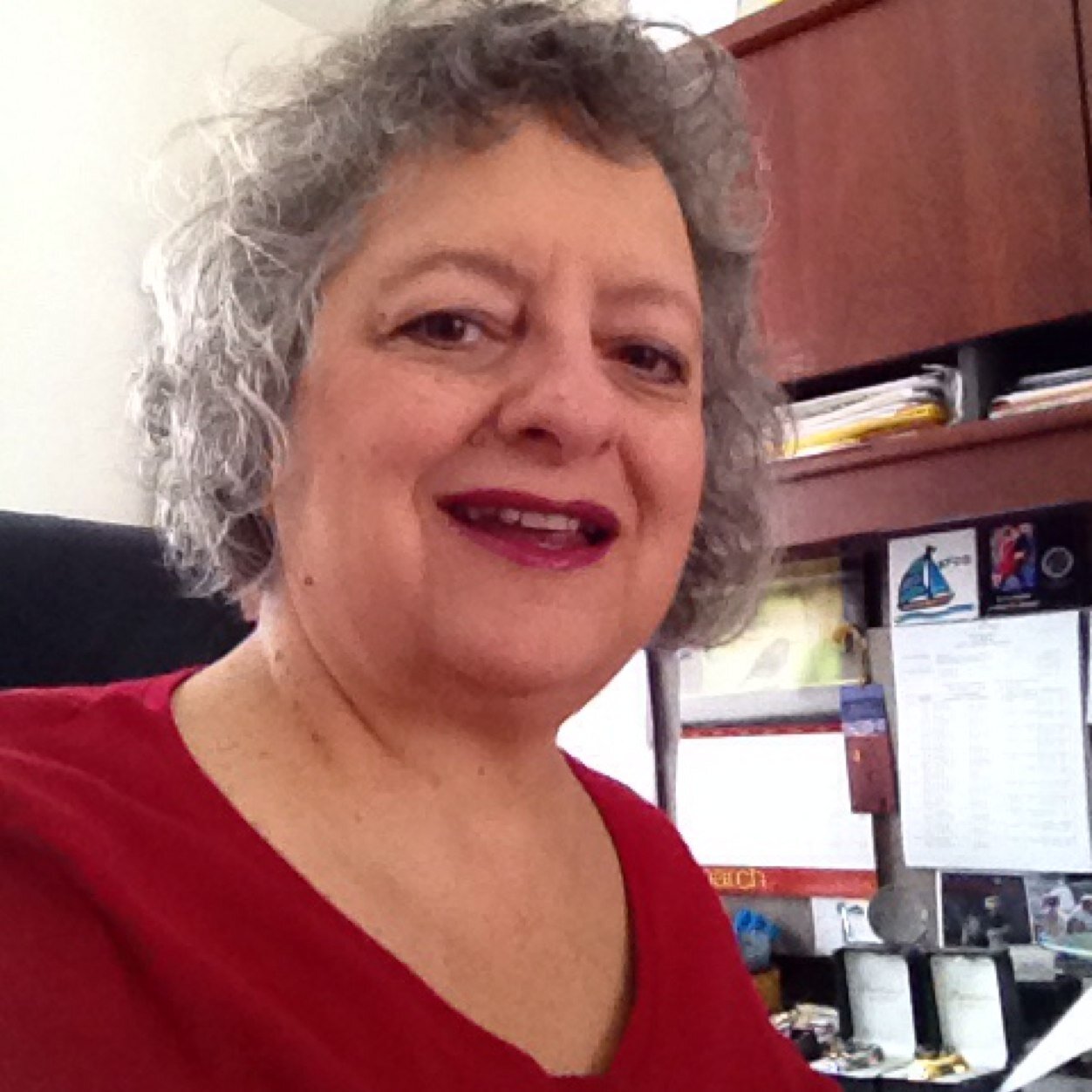 paradisoavon's profile picture. Independent Representative for Avon ,I am in the business of making dreams a reality with a successful earning opportunity, great products.